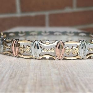 Vintage Jewelry - Vintage triple tone diamond cut bangle Vintage Jewelry - Vintage triple tone diamond cut bangle